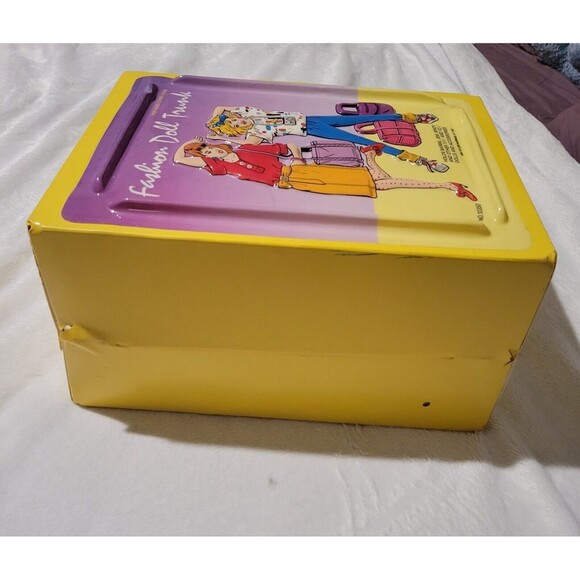 1980s Tara Toy Corp Fashion Doll Trunk Yellow Barbie Jem Sindy Holds 3 Dolls - Picture 3 of 11